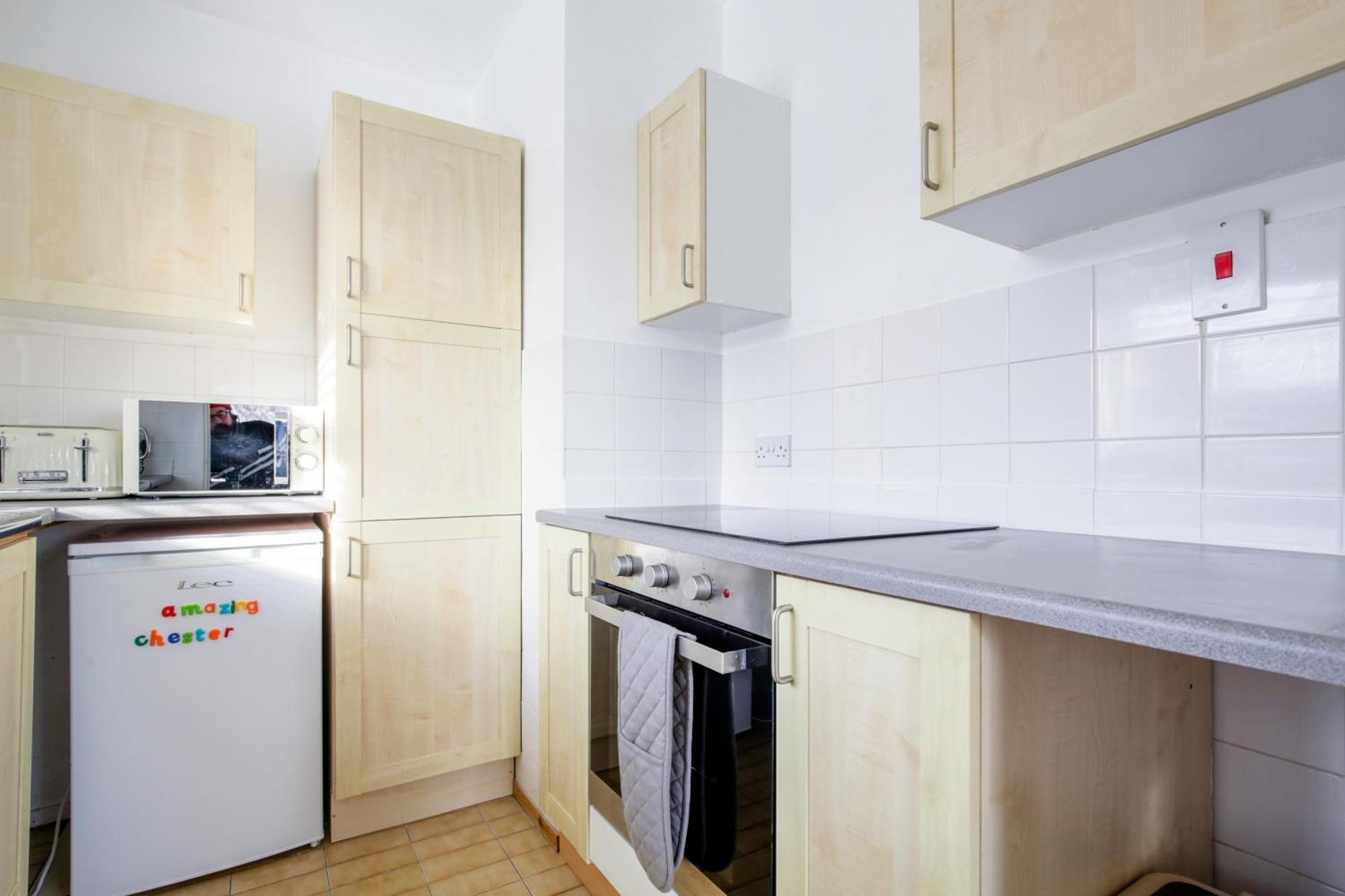 Chester Stays - Best Value Apartment With Free Parking In The Heart Of Chester Buitenkant foto